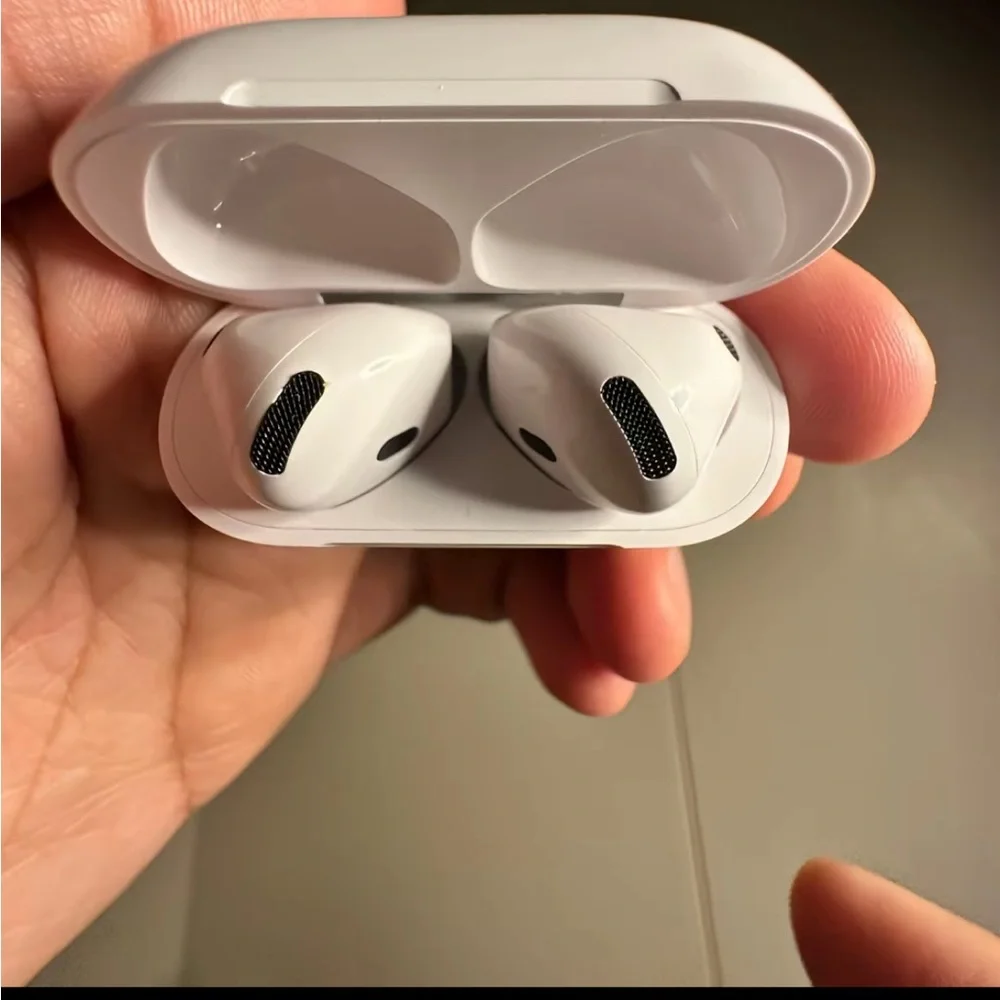 Apple Wireless Earbuds with Charging Case - White